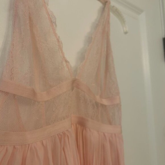 Victoria’s Secret pink Lingerie Top - Picture 2 of 4